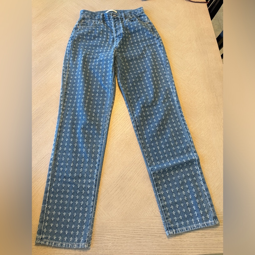PacSun Dad jeans with white textured detailing